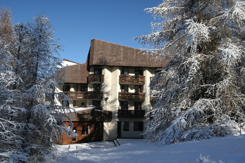 Hôtel Les Trappeurs Les Orres Exterior foto